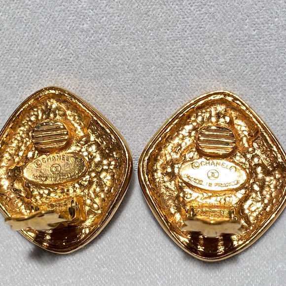 CHANEL blue gripoix vintage earrings - Picture 6 of 9